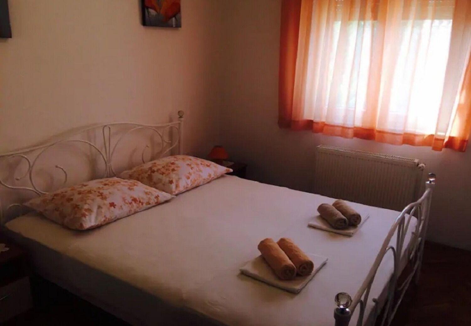 Apartments And Rooms Ognjen - Family Apartments With Free Parking Betina  Extérieur photo