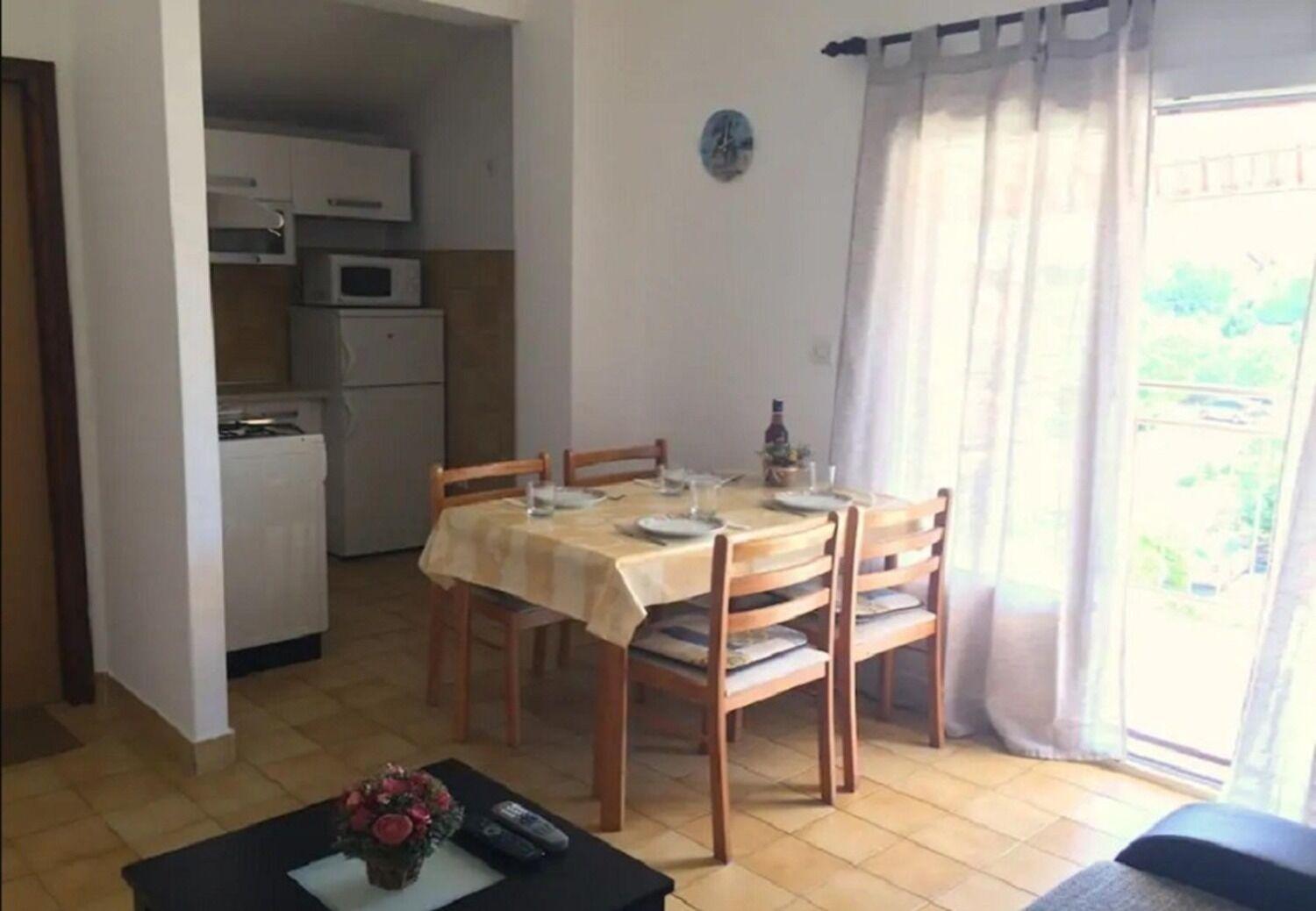 Apartments And Rooms Ognjen - Family Apartments With Free Parking Betina  Extérieur photo