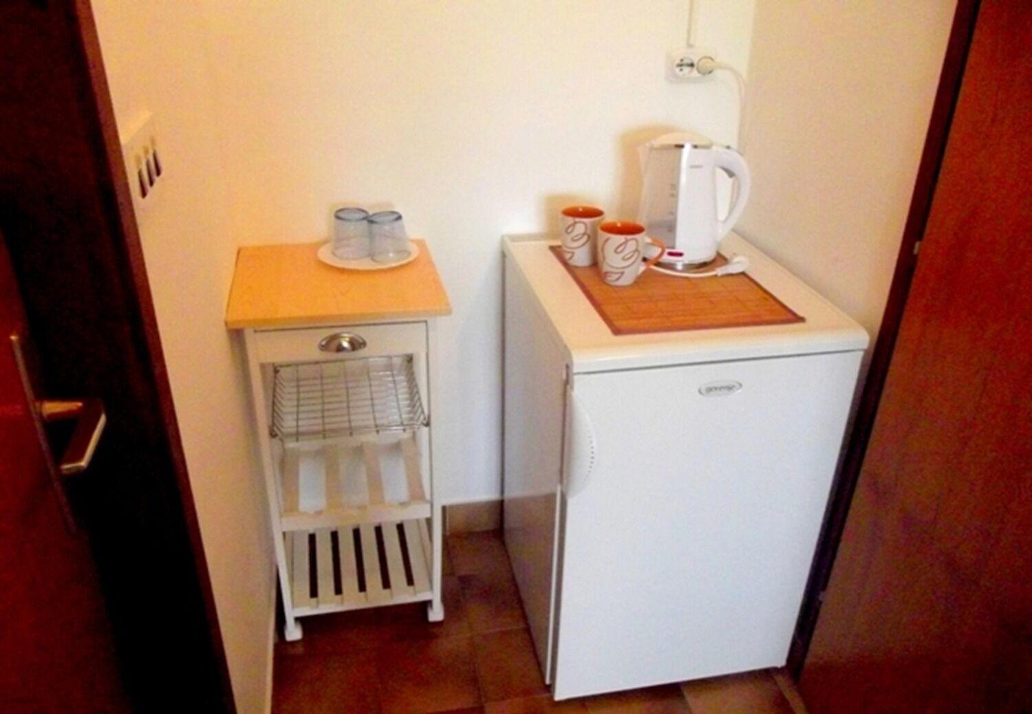 Apartments And Rooms Ognjen - Family Apartments With Free Parking Betina  Extérieur photo