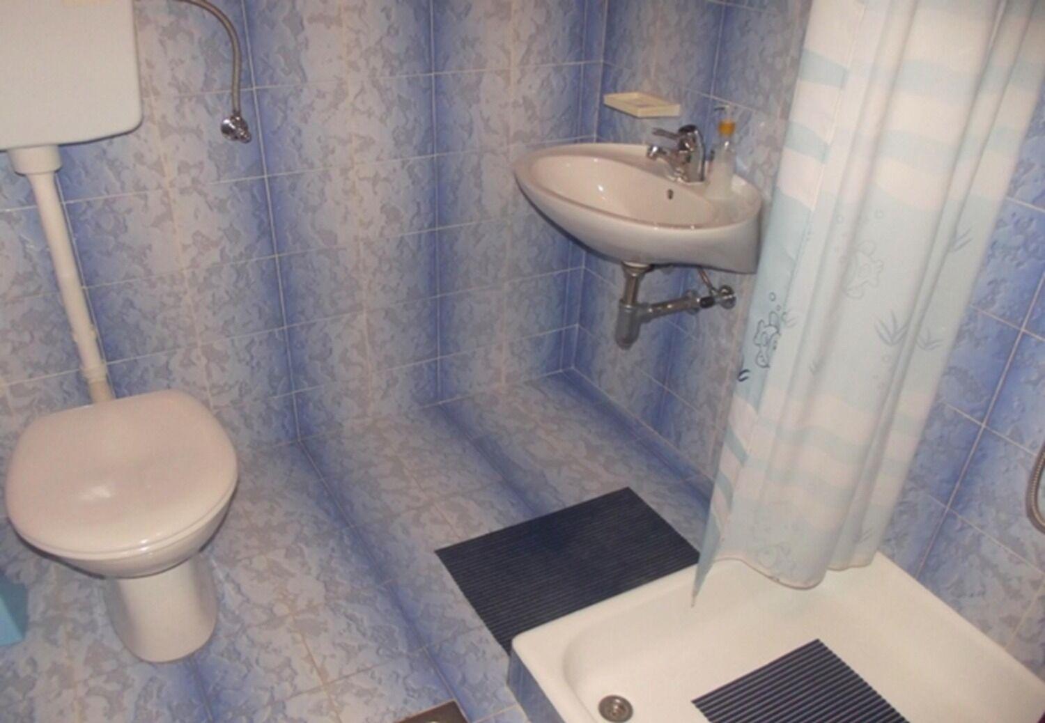 Apartments And Rooms Ognjen - Family Apartments With Free Parking Betina  Extérieur photo
